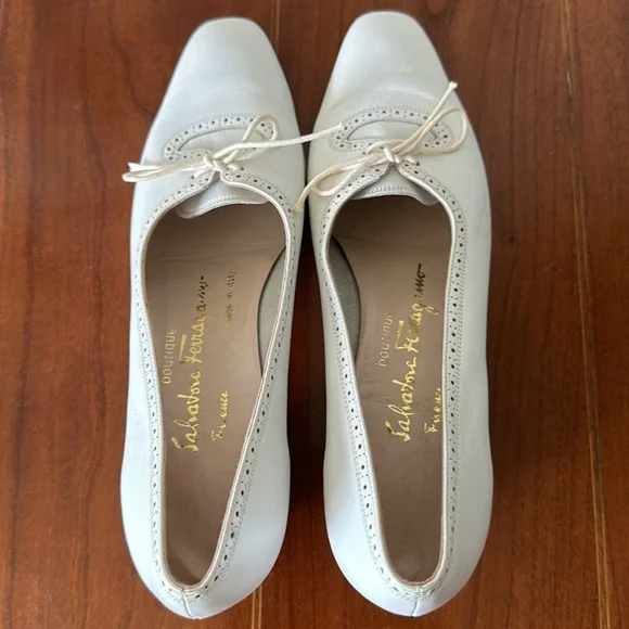 Salvatore Ferragamo Boutique Vintage White Shoes Sz 7.5 - Picture 4 of 10